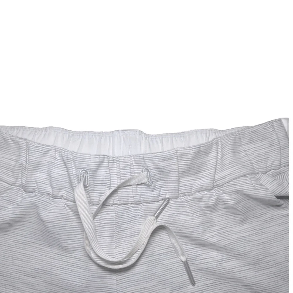 EUC Lululemon On The Fly Short *2.5
